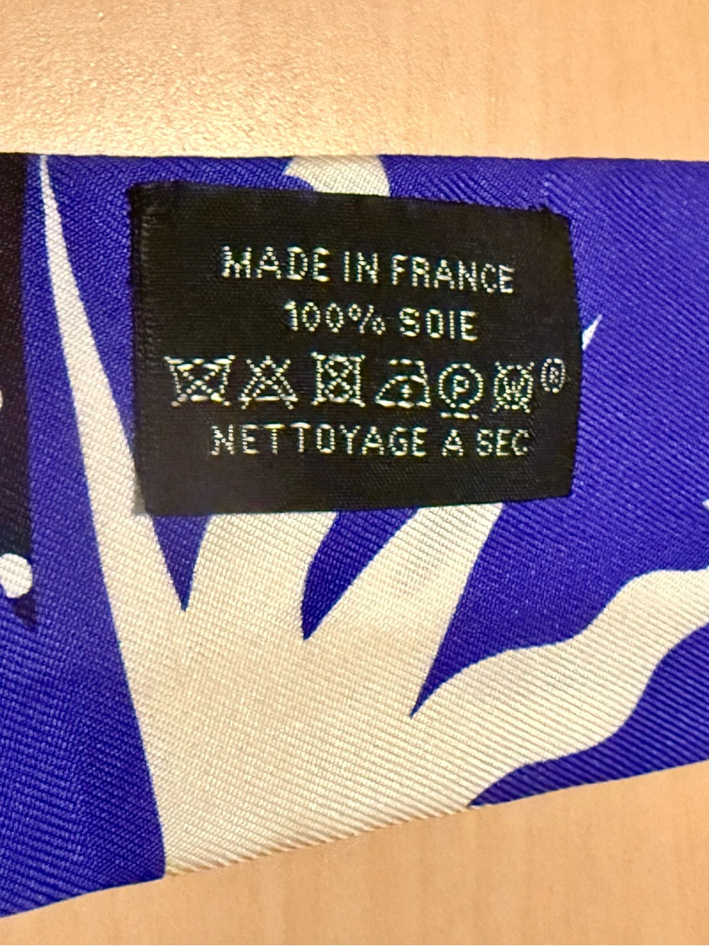 Hermes Blue Black White Silk Scarf with Astrological Motif and with original box - Picture 4 of 5